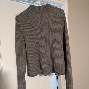 H & M RIBBED MOCK TURTLENECK SWEATER